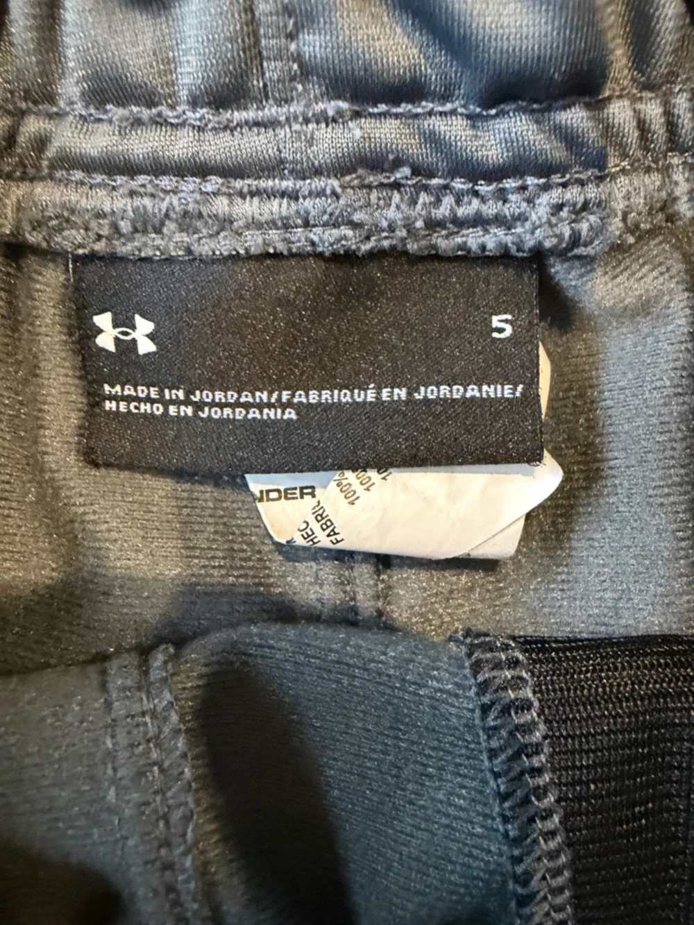 Under Armour - Boy’s Gray & Black Logo Long Sleeve Tee and Active Bottoms (5)